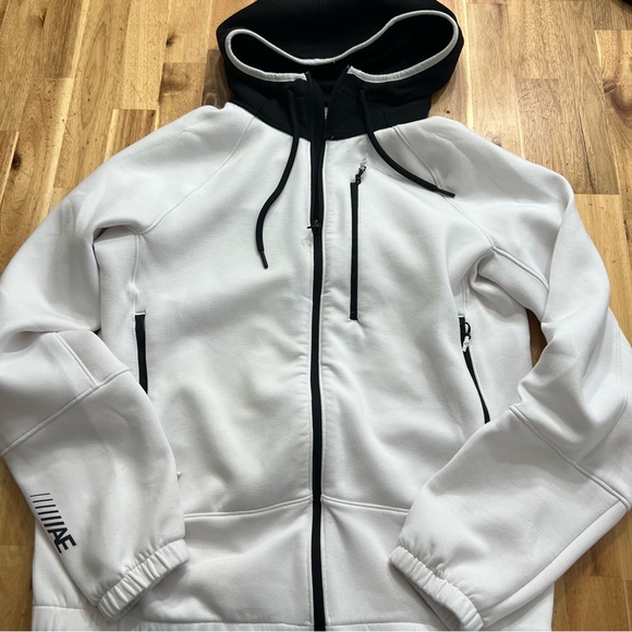American Eagle Outfitters White and Black Sweatshirt - Picture 1 of 5